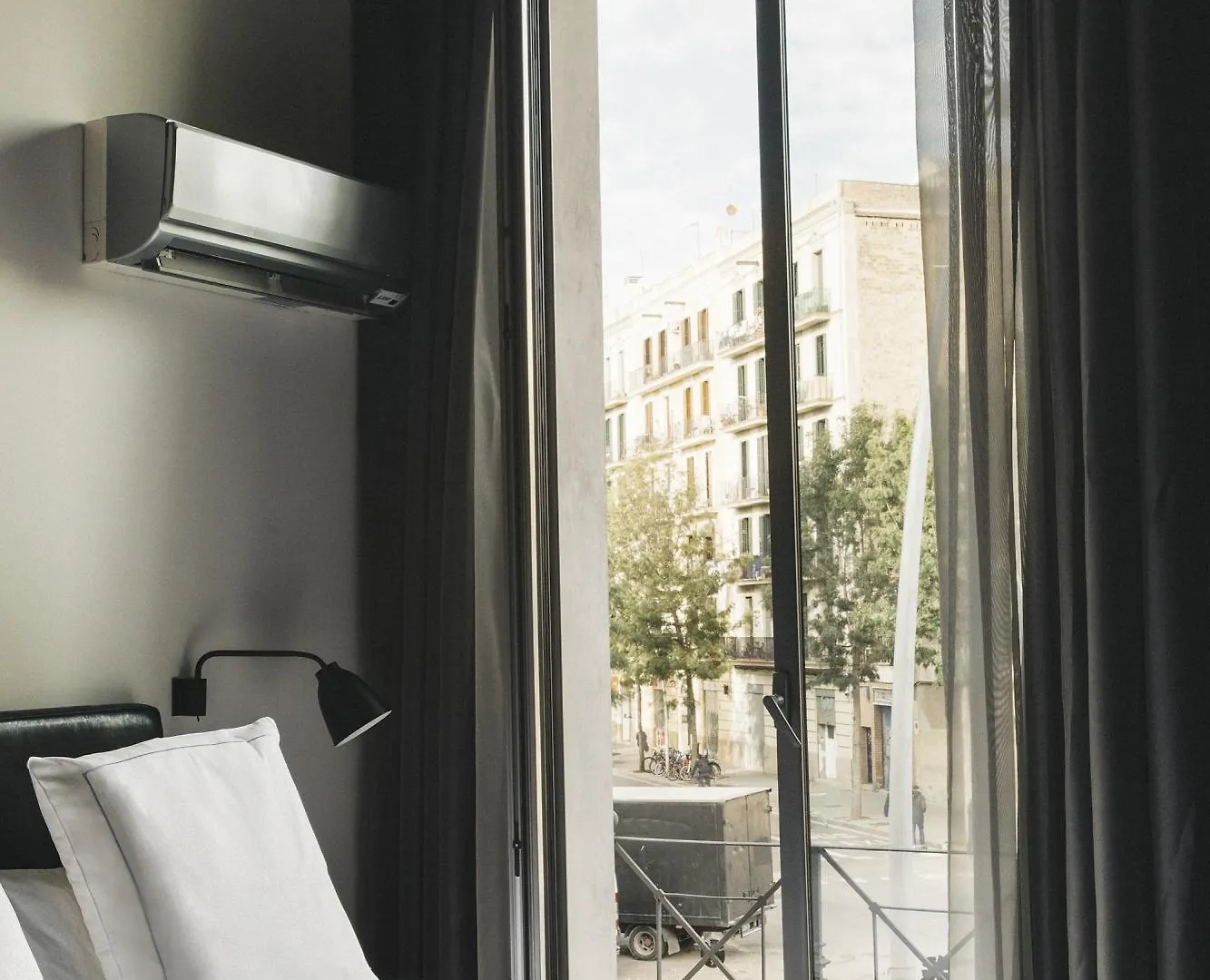 Barcelona Apartment Republica